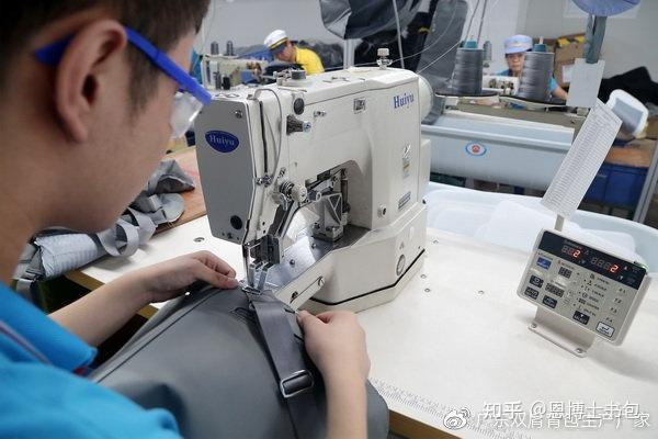 走進箱包工廠,揭秘箱包的生產工業 - 